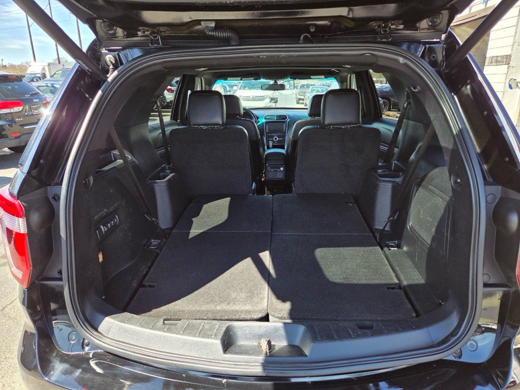 2016 Ford Explorer Image 16