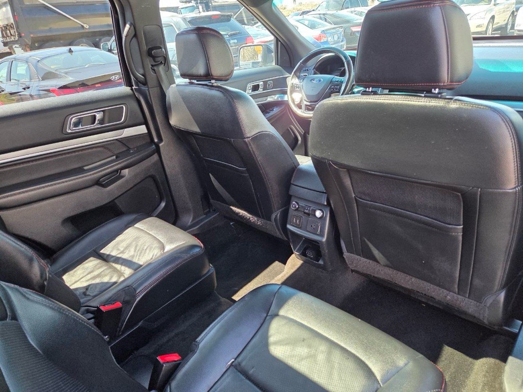 2016 Ford Explorer Image 17