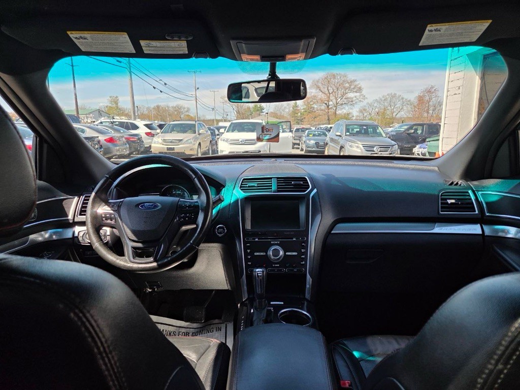 2016 Ford Explorer Image 18
