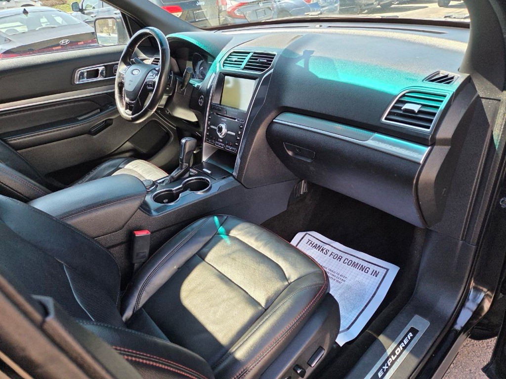 2016 Ford Explorer Image 19