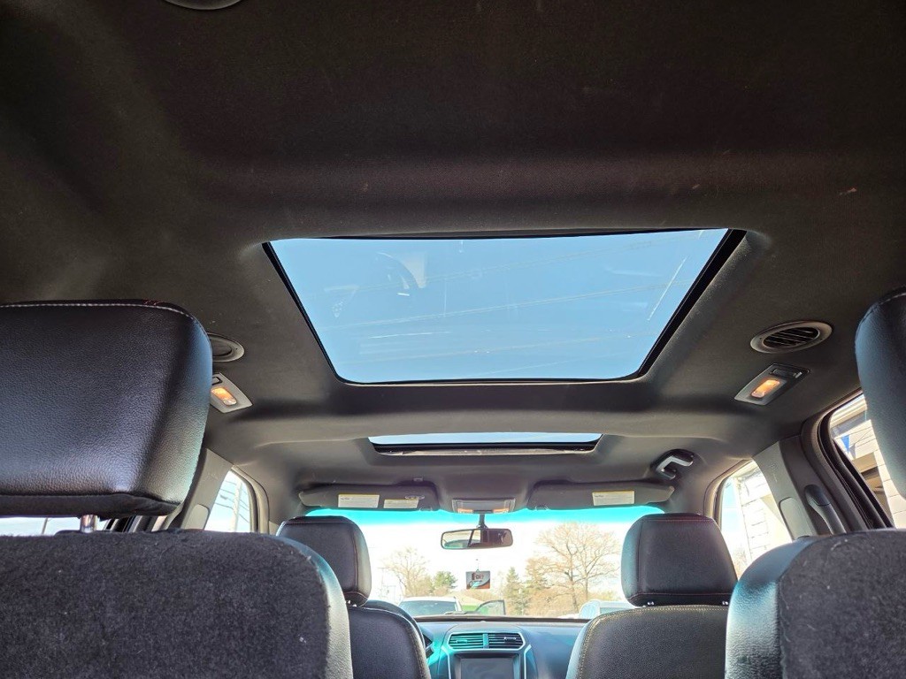 2016 Ford Explorer Image 28