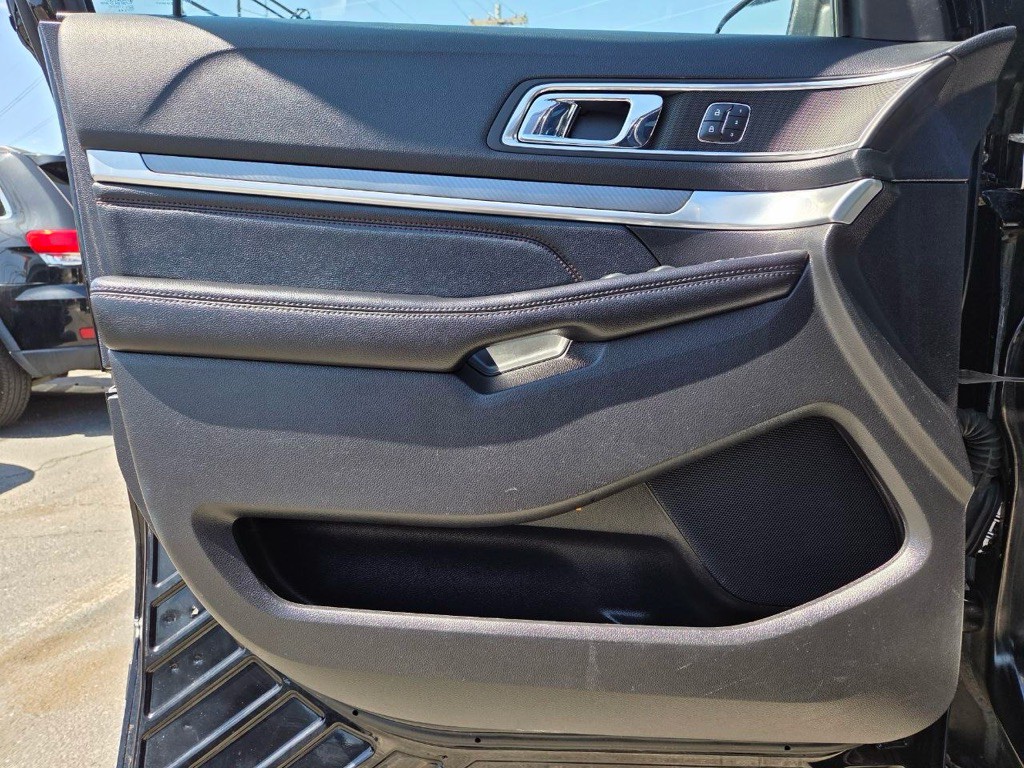 2016 Ford Explorer Image 31