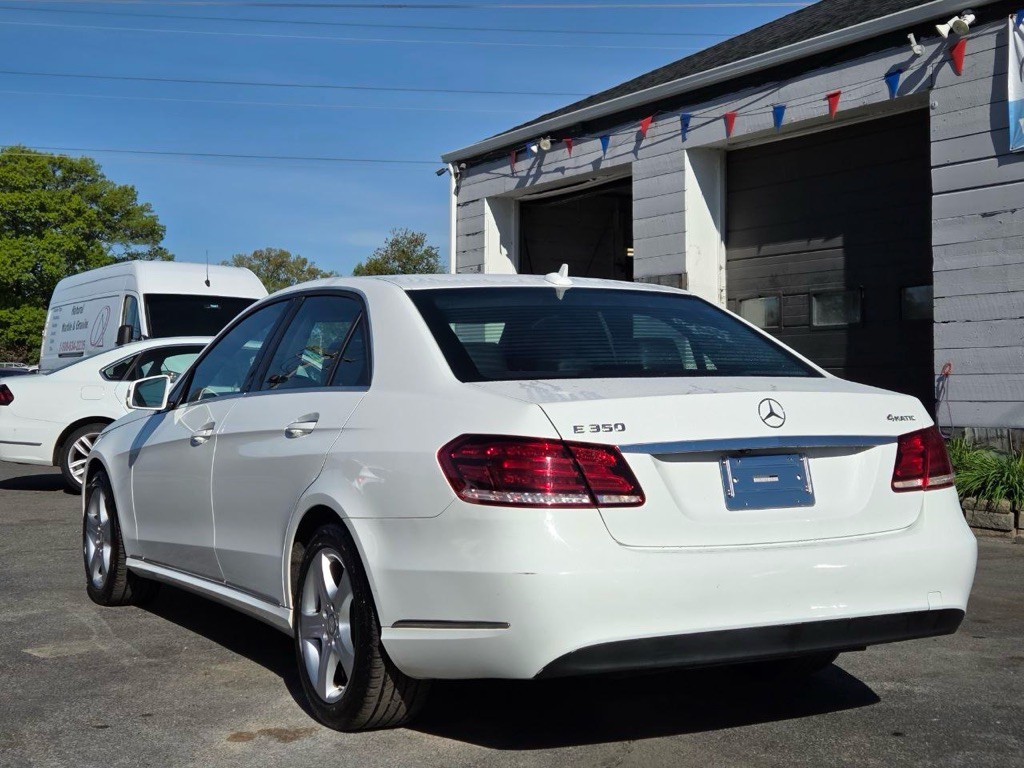 2015 Mercedes-Benz E-Class Image 3