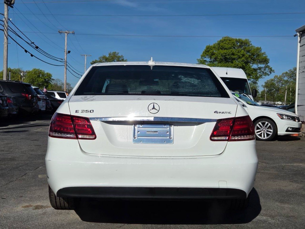 2015 Mercedes-Benz E-Class Image 4