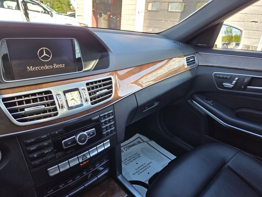2015 Mercedes-Benz E-Class Image 17