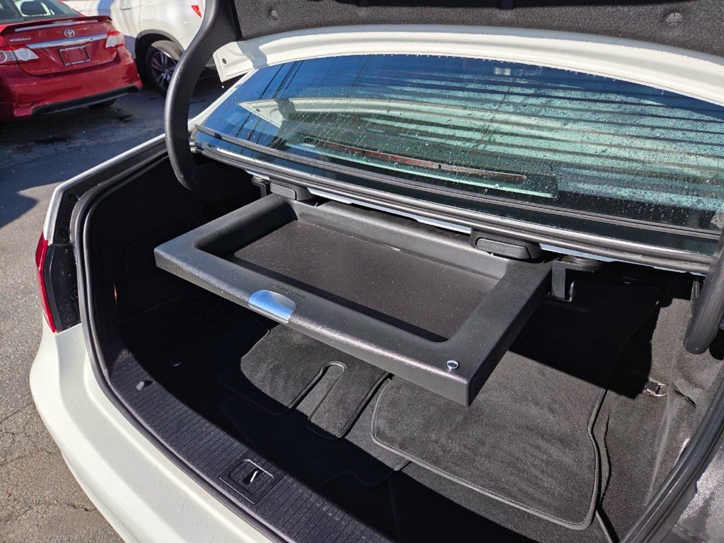 2015 Mercedes-Benz E-Class Image 25