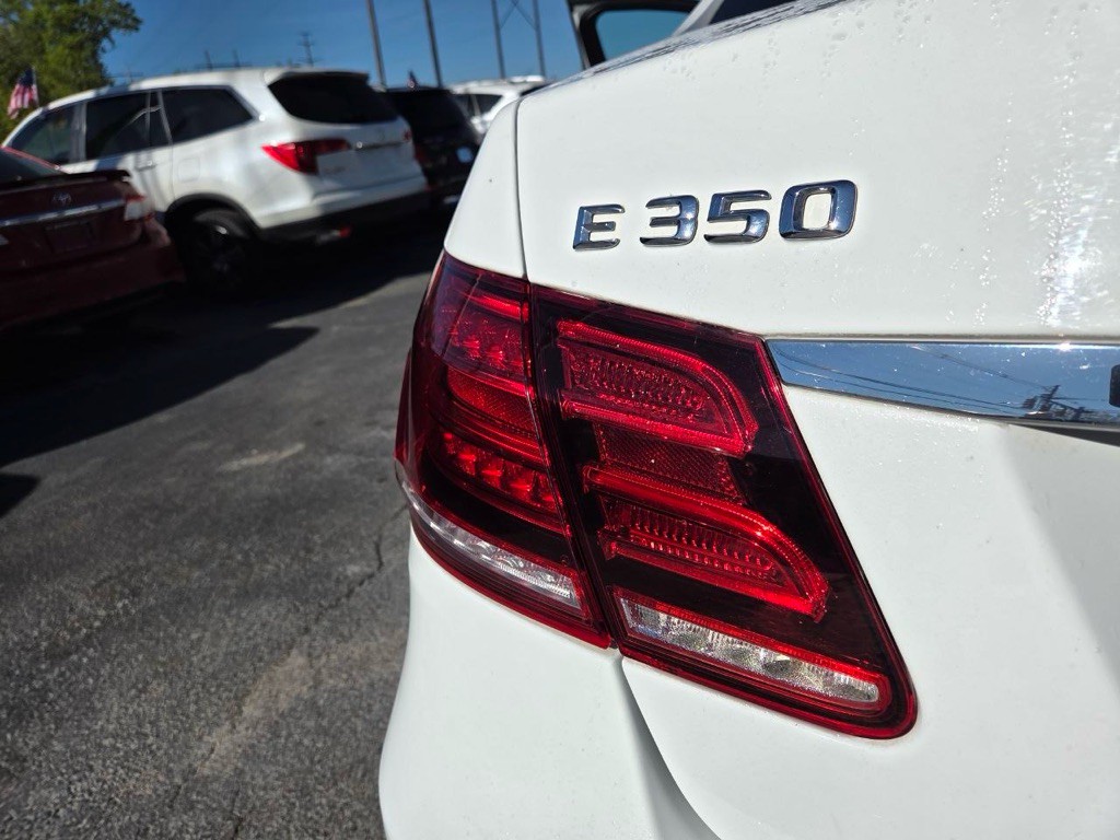 2015 Mercedes-Benz E-Class Image 35