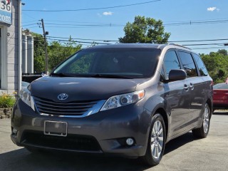 Image for 2017 Toyota Sienna XLE 7-PASSENGER ID: 7467500