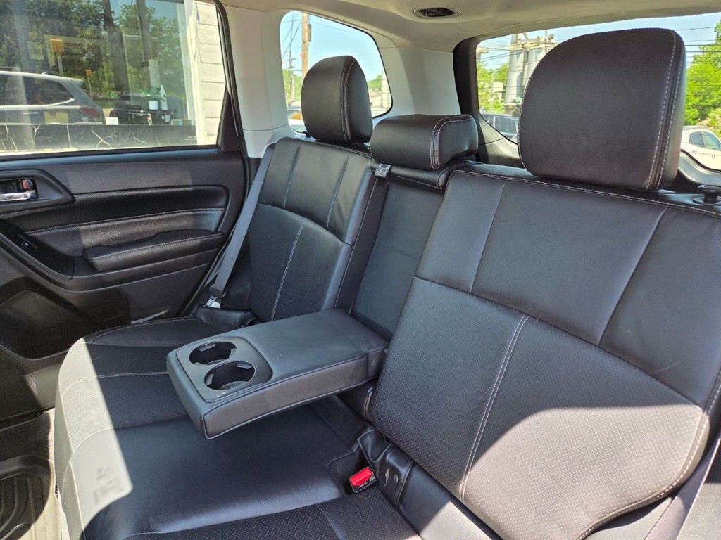 2017 Subaru Forester Image 18