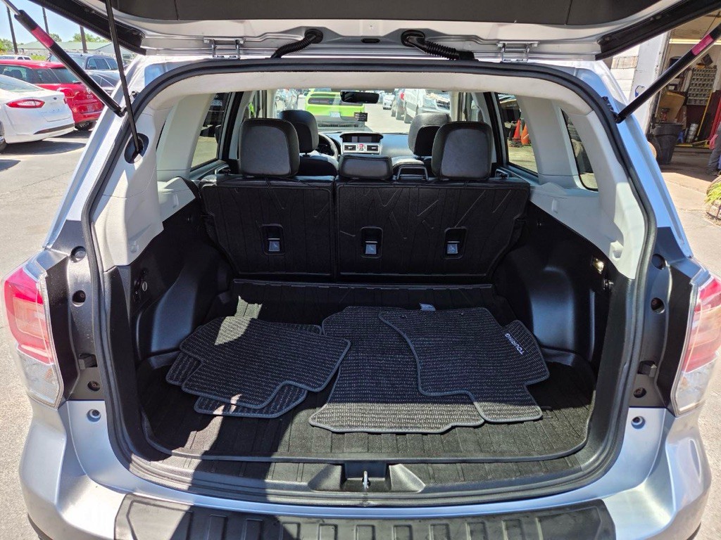 2017 Subaru Forester Image 19