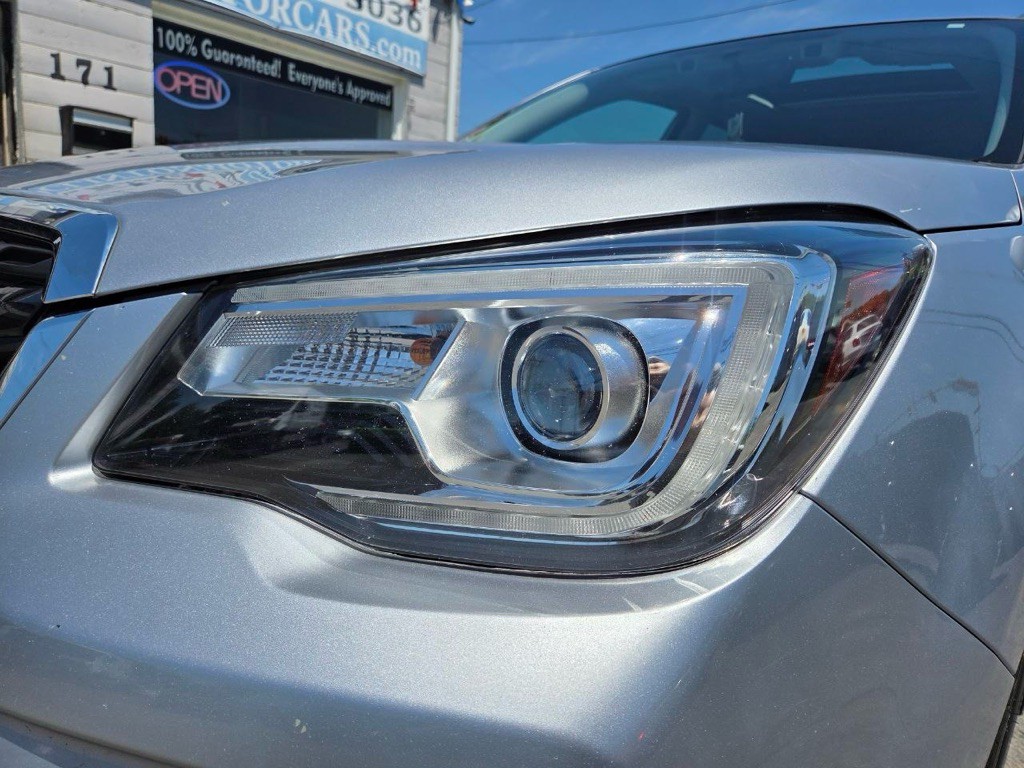 2017 Subaru Forester Image 36