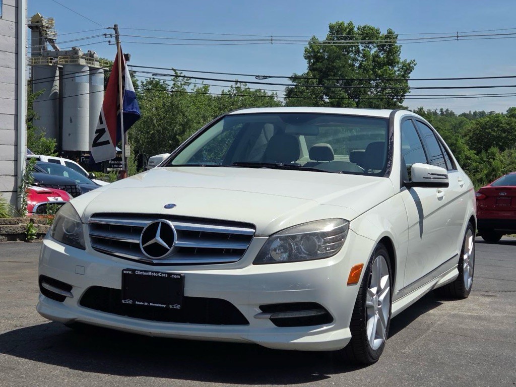 2011 Mercedes-Benz C-Class Image 1