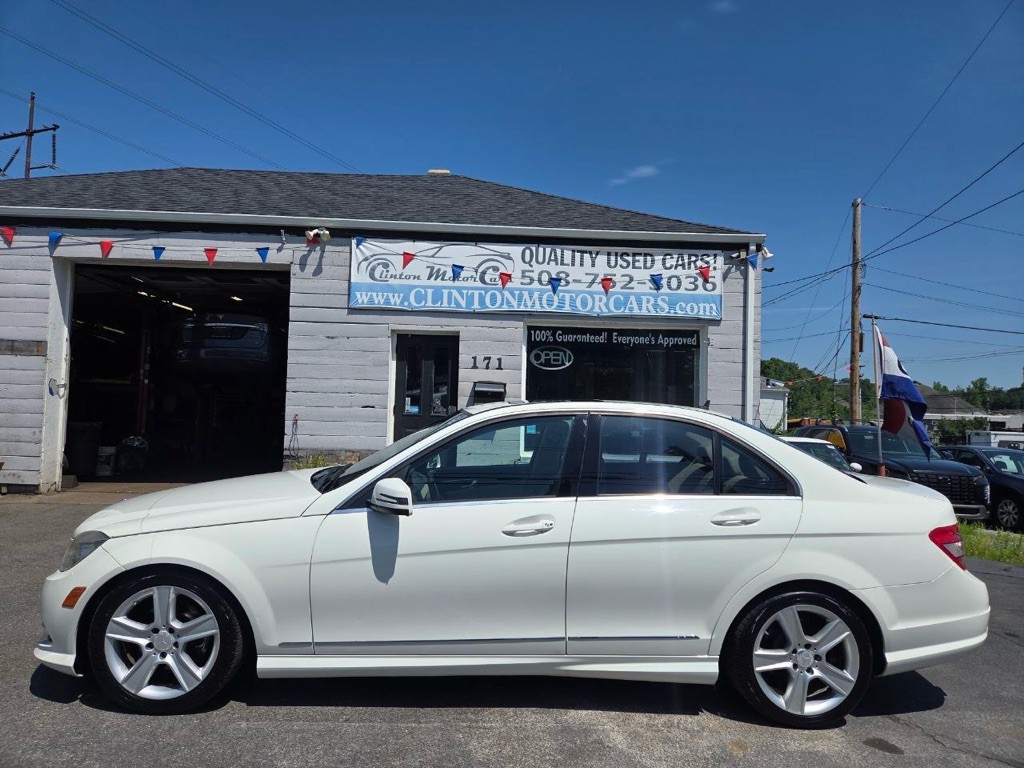 2011 Mercedes-Benz C-Class Image 2