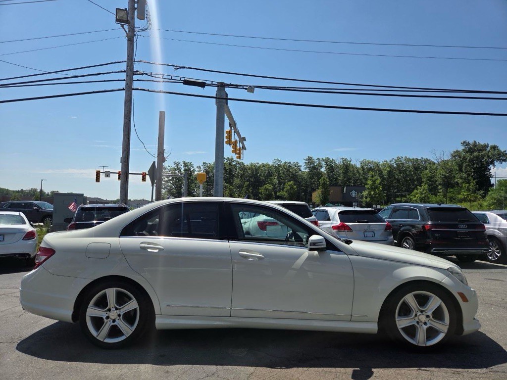 2011 Mercedes-Benz C-Class Image 6