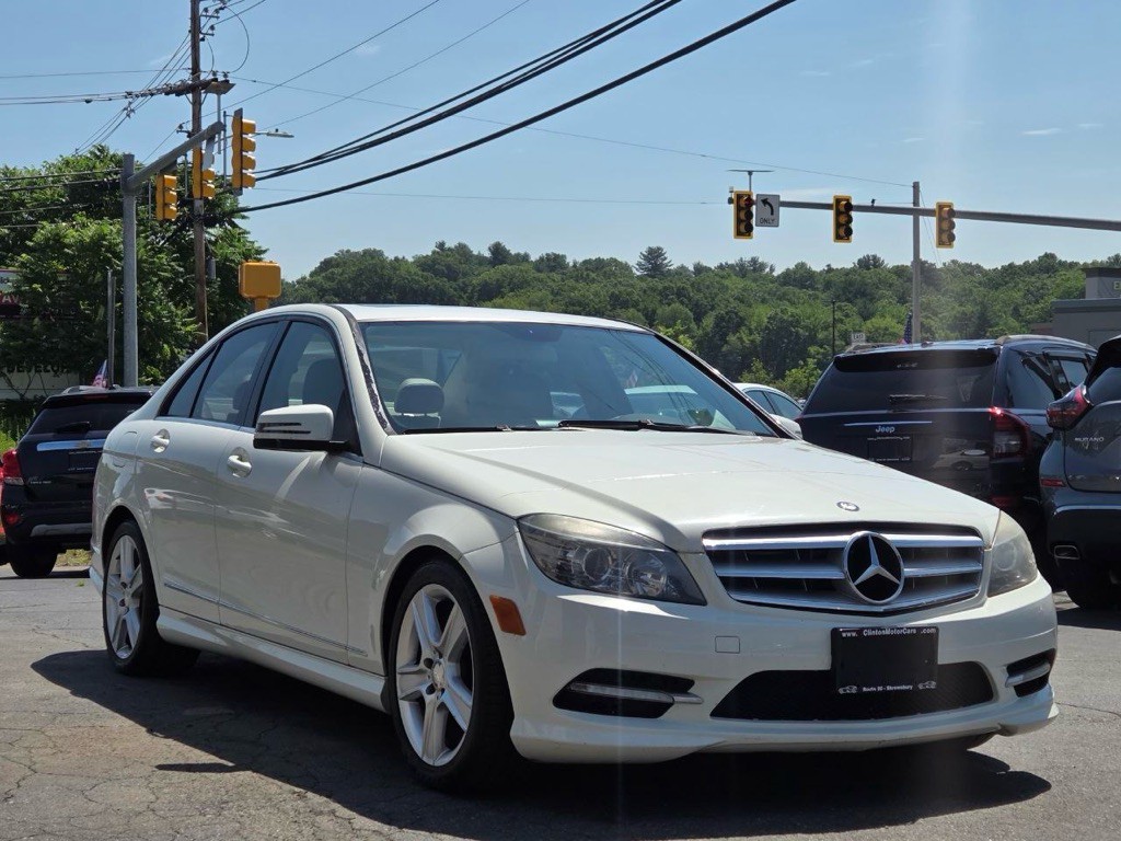 2011 Mercedes-Benz C-Class Image 7