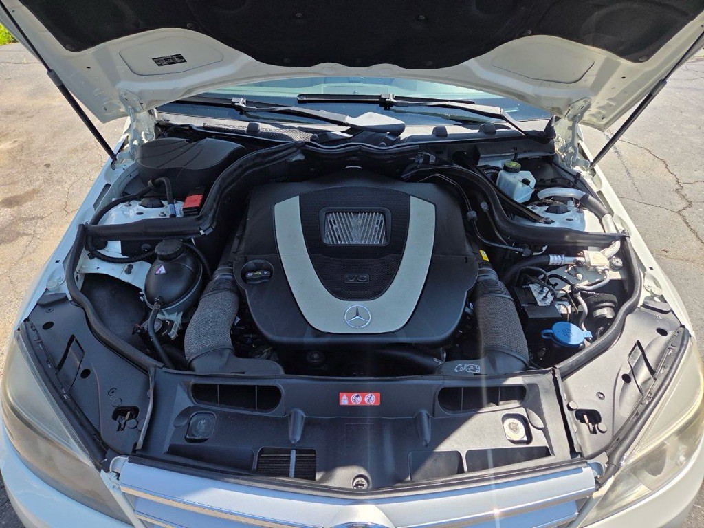 2011 Mercedes-Benz C-Class Image 9