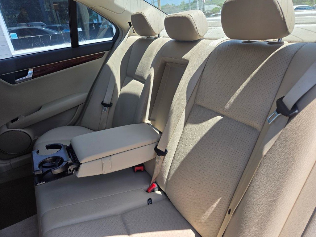 2011 Mercedes-Benz C-Class Image 12