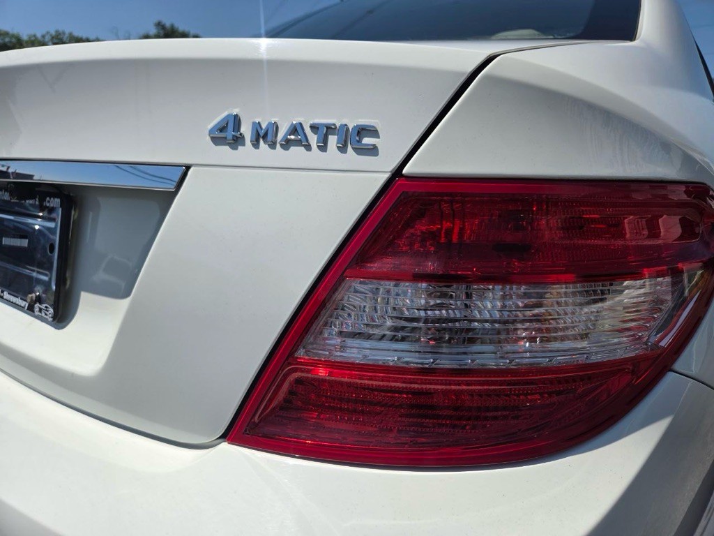 2011 Mercedes-Benz C-Class Image 26