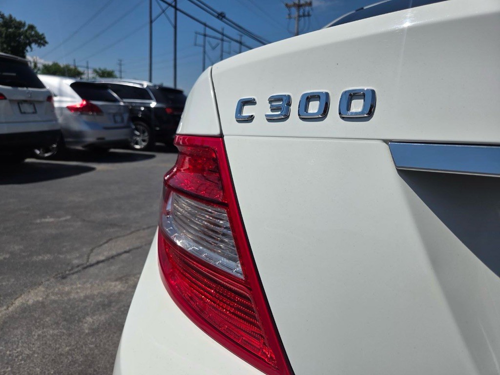 2011 Mercedes-Benz C-Class Image 27