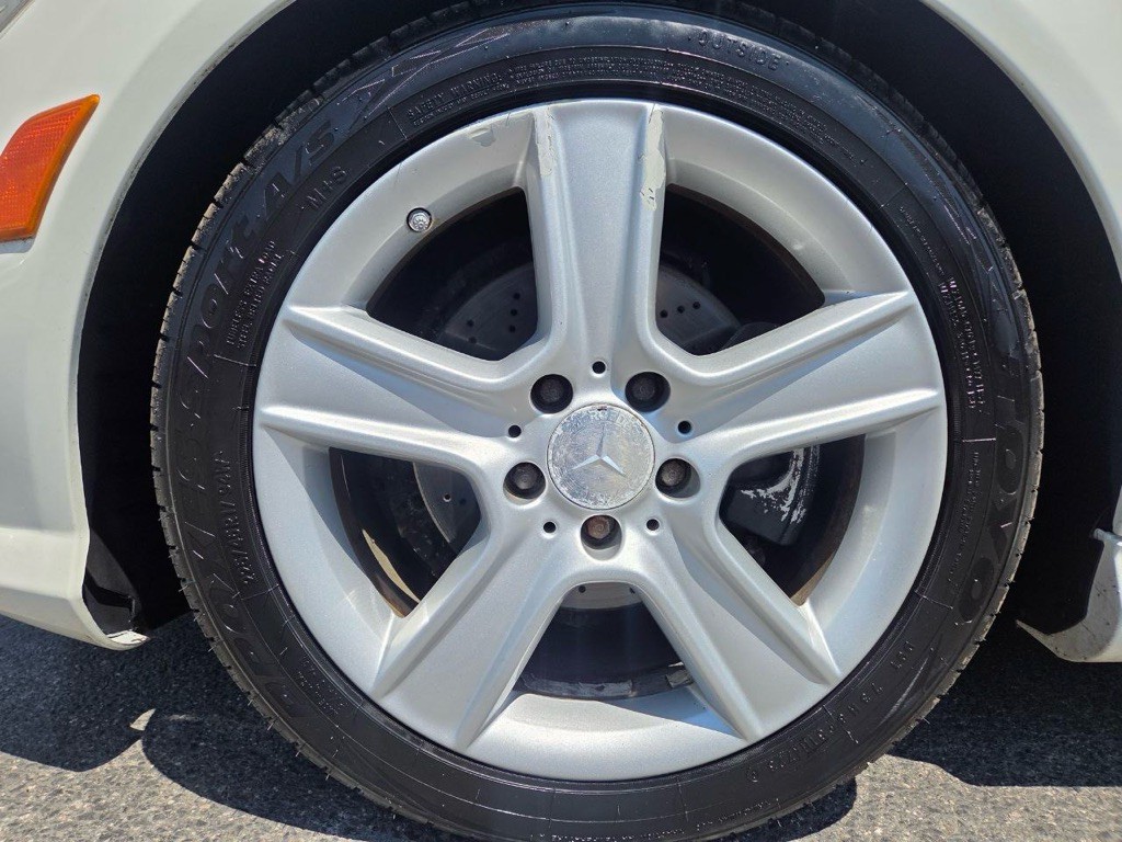 2011 Mercedes-Benz C-Class Image 28