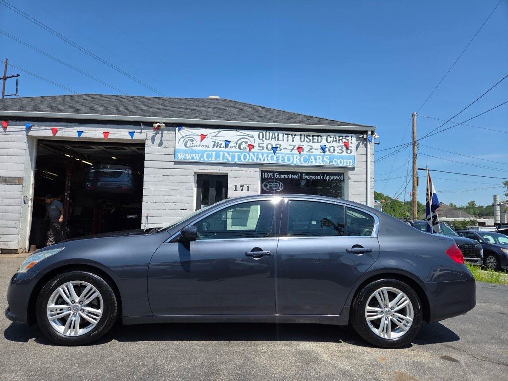 2013 INFINITI G37 Image 2