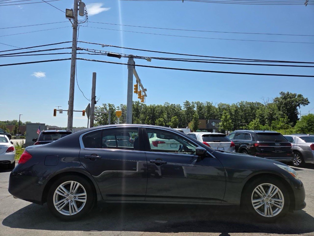2013 INFINITI G37 Image 6