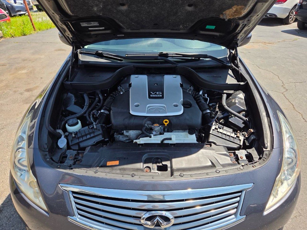 2013 INFINITI G37 Image 9