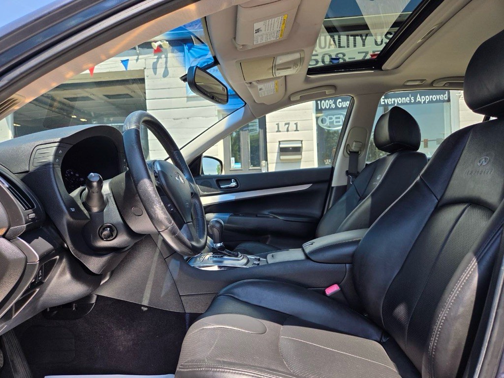 2013 INFINITI G37 Image 10