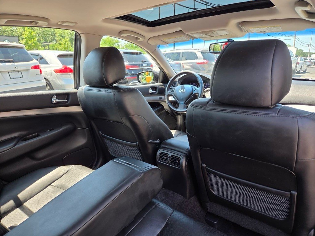 2013 INFINITI G37 Image 15