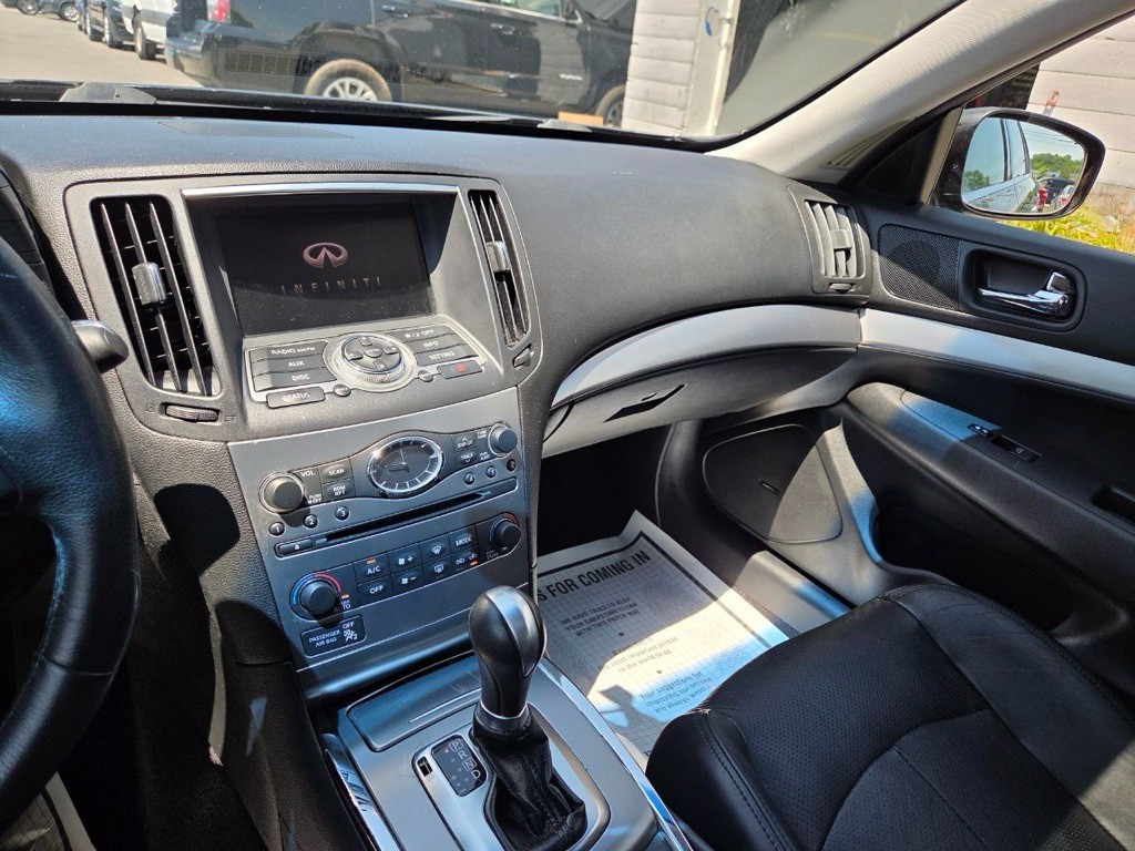 2013 INFINITI G37 Image 18