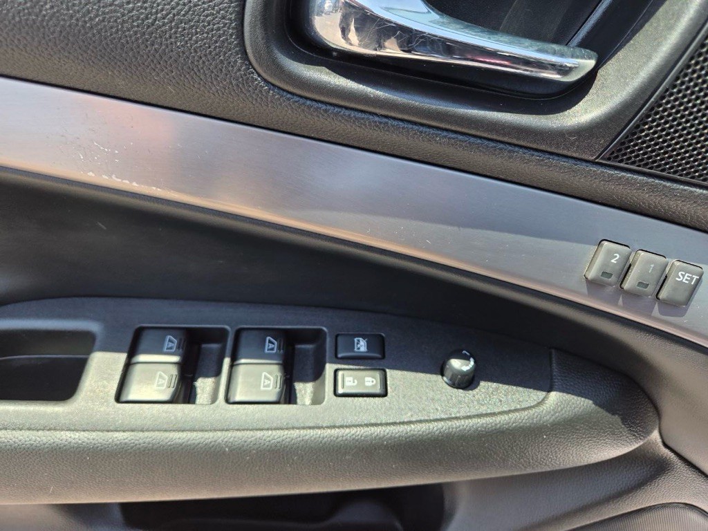 2013 INFINITI G37 Image 23