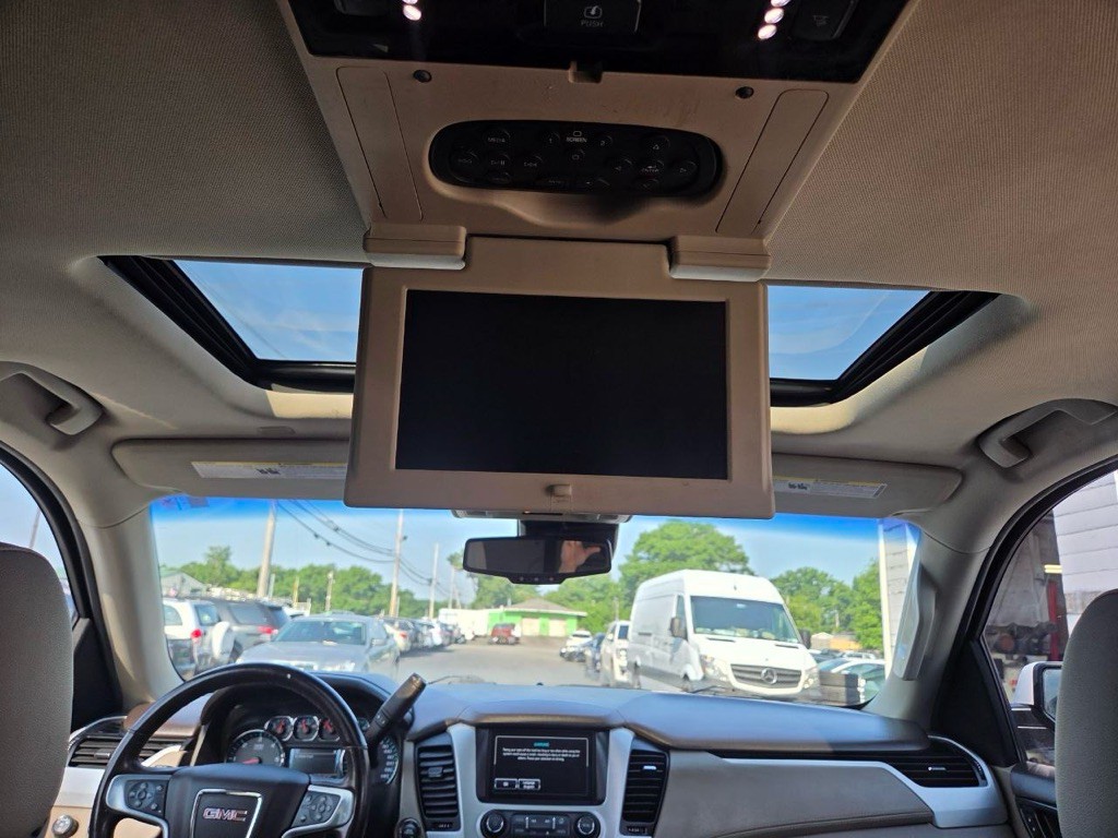 2020 GMC Yukon Image 17