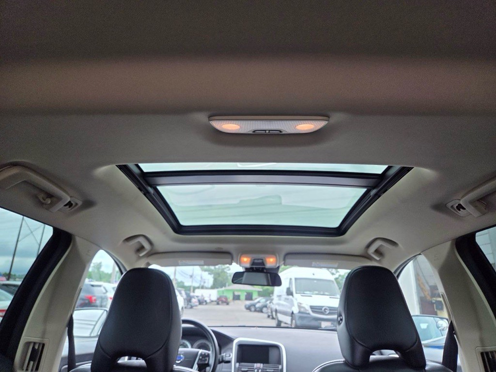 2013 Volvo XC60 Image 22