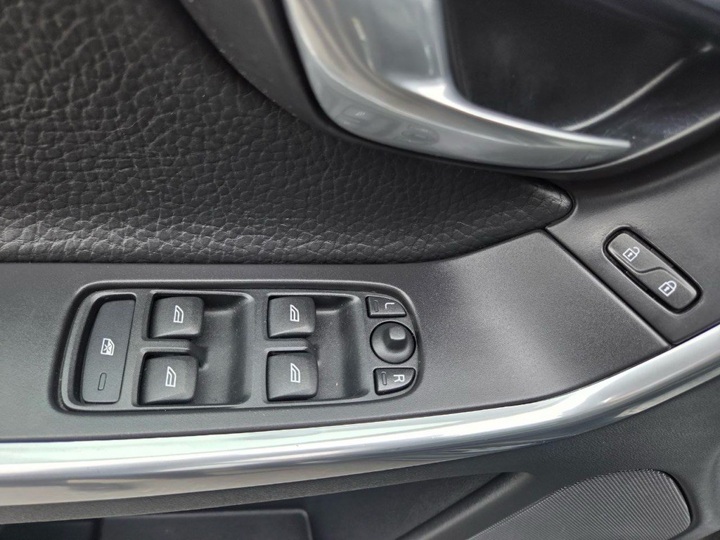 2013 Volvo XC60 Image 25