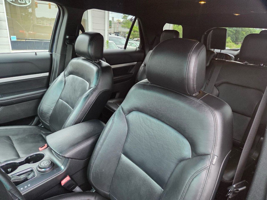 2016 Ford Explorer Image 8