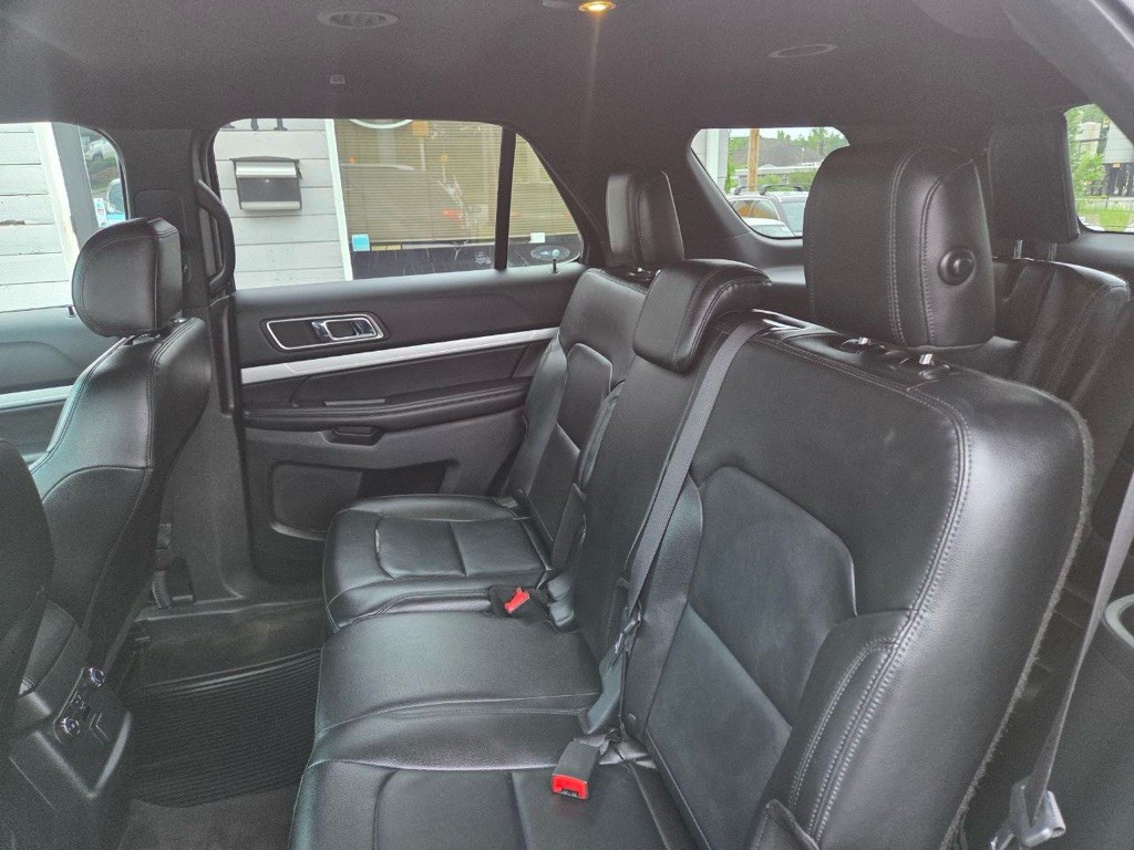2016 Ford Explorer Image 10