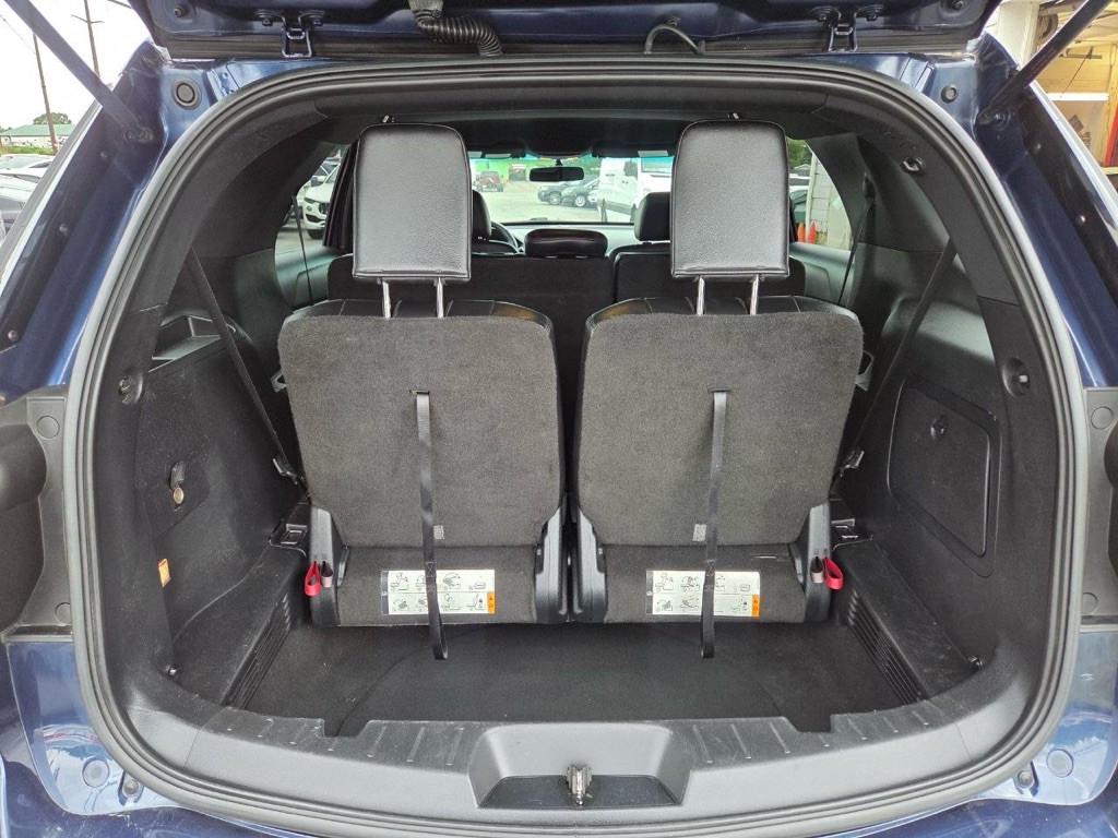 2016 Ford Explorer Image 11
