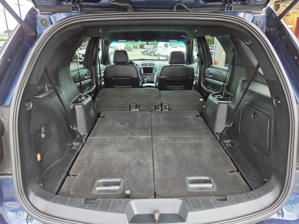 2016 Ford Explorer Image 13