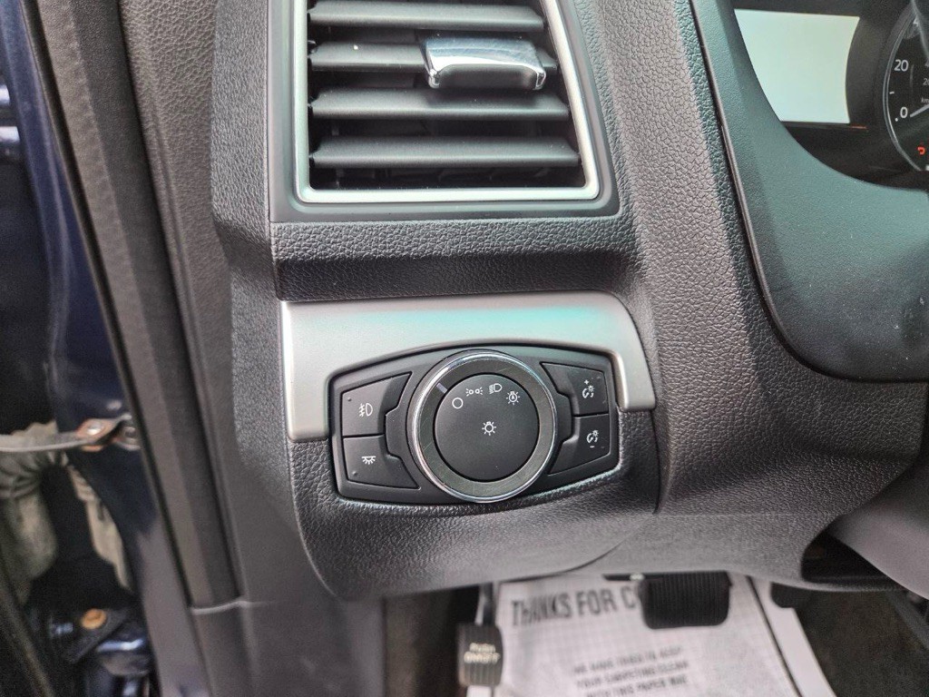 2016 Ford Explorer Image 26