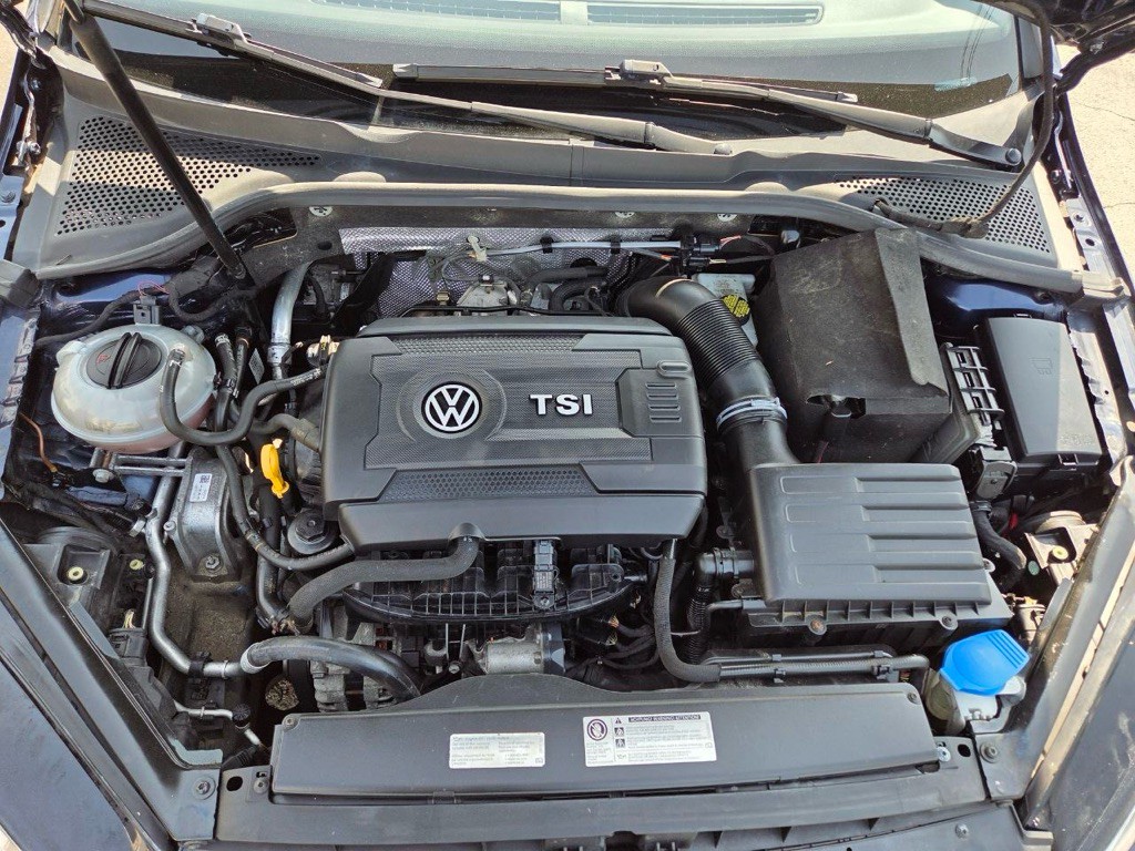 2016 Volkswagen Golf Image 9