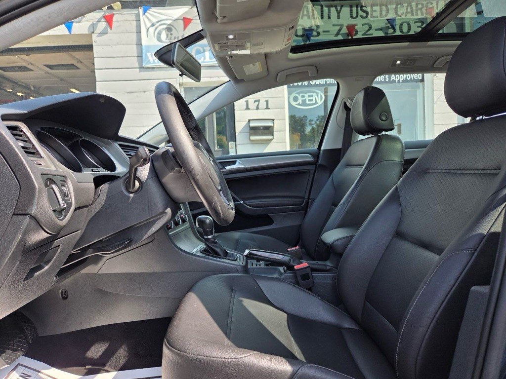 2016 Volkswagen Golf Image 10