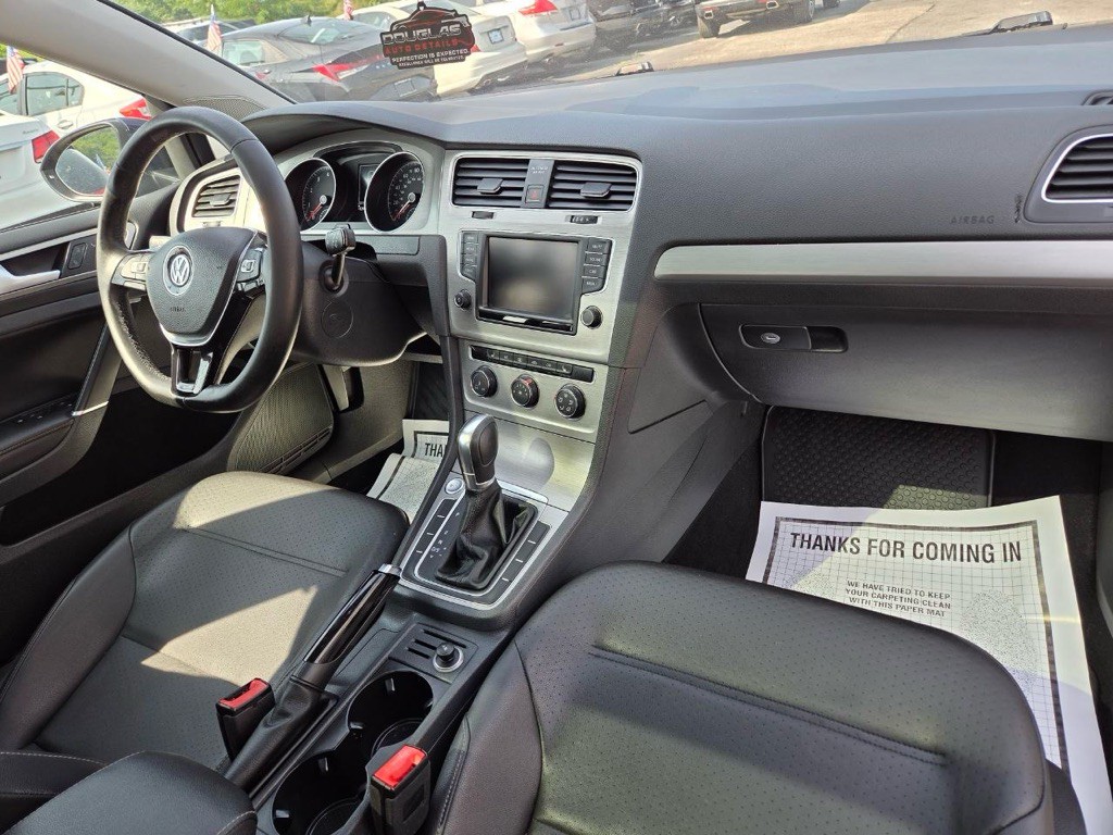 2016 Volkswagen Golf Image 16
