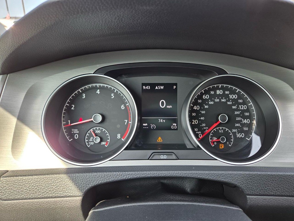 2016 Volkswagen Golf Image 20
