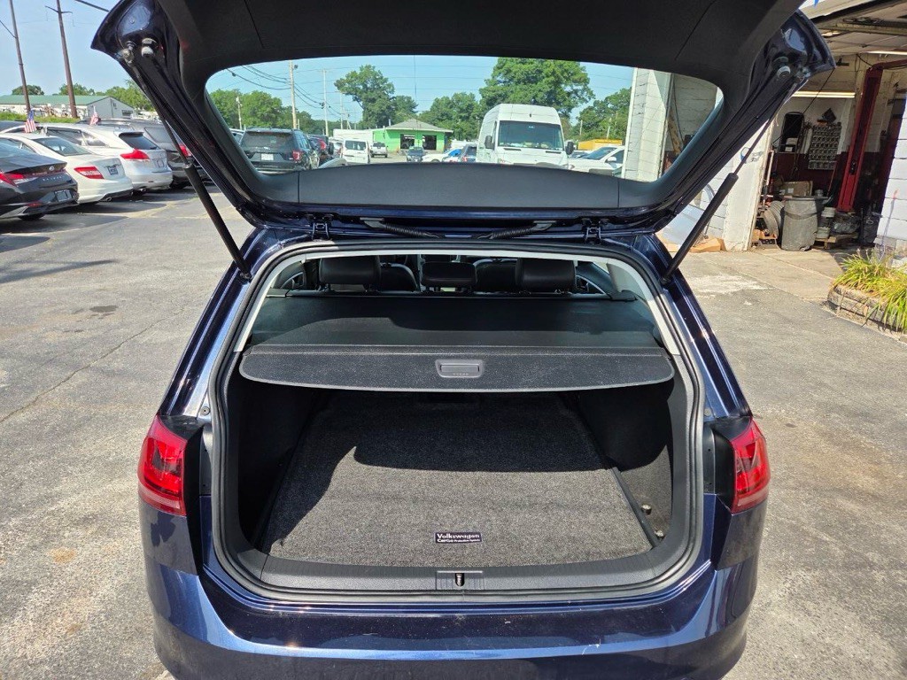 2016 Volkswagen Golf Image 28