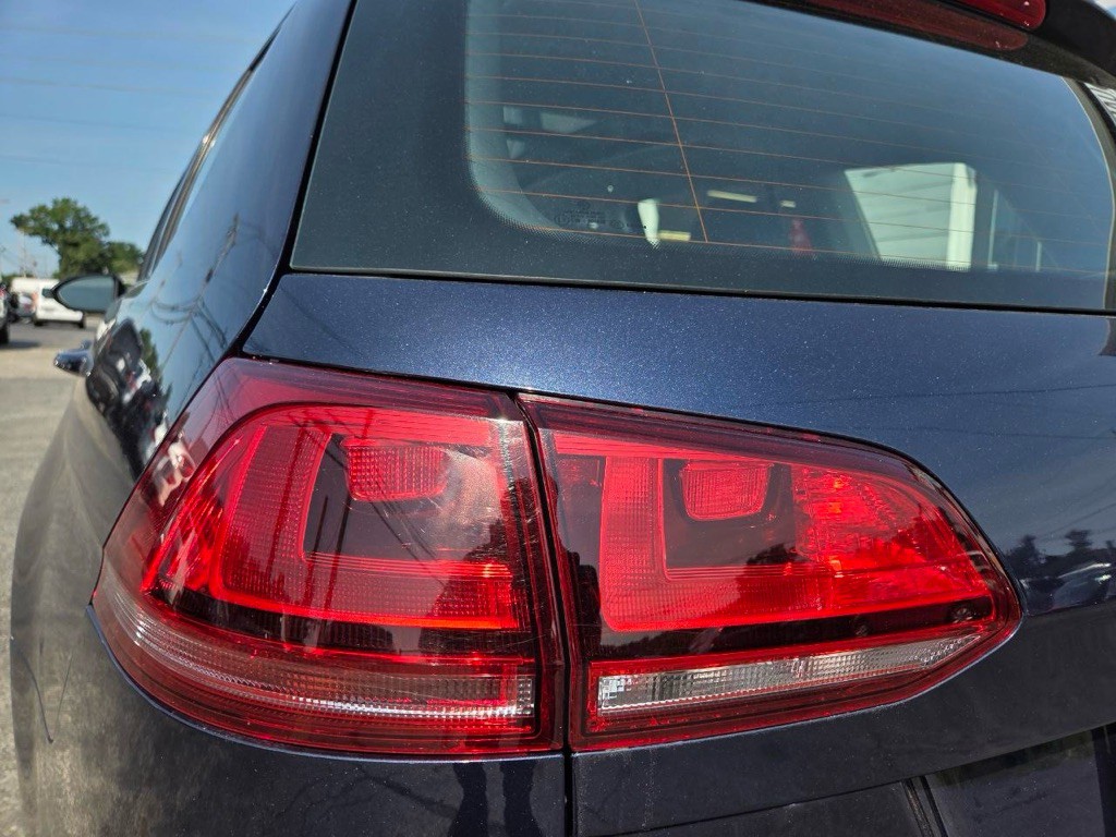 2016 Volkswagen Golf Image 30