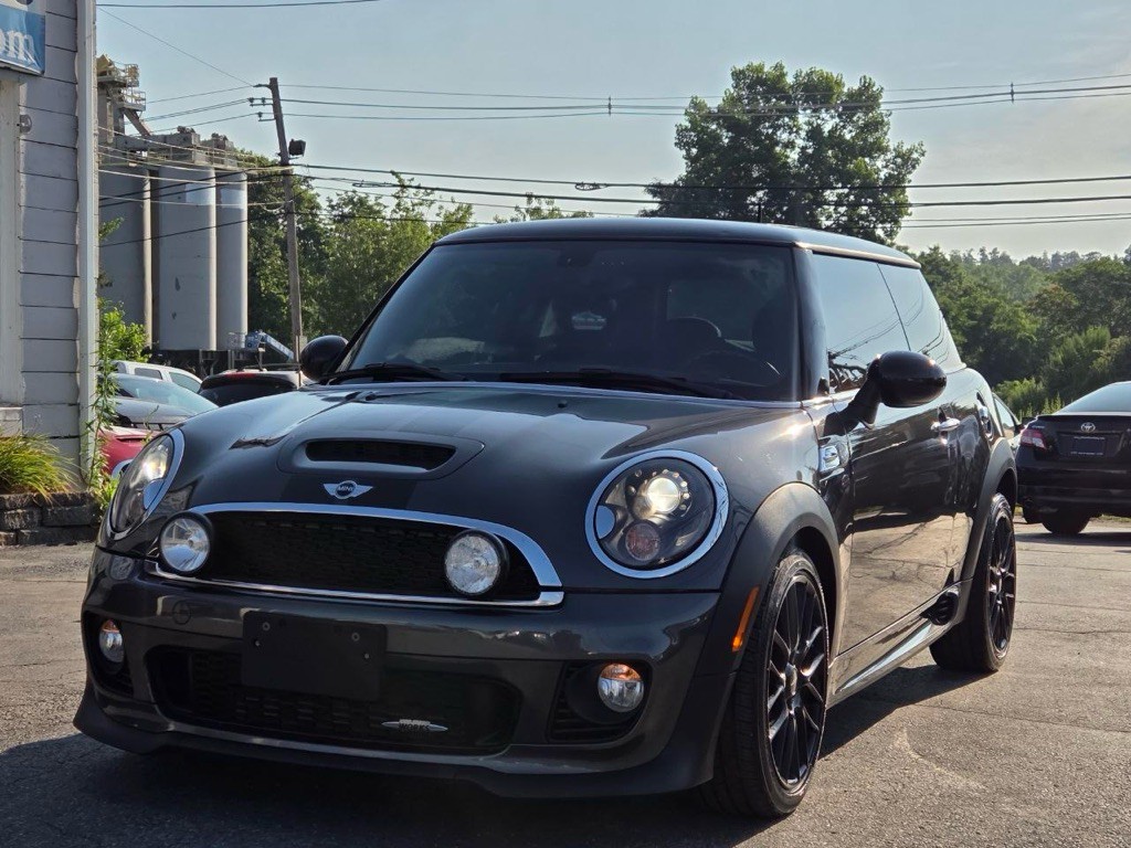 2013 MINI Cooper Image 1