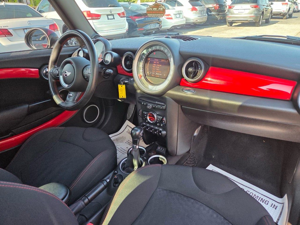 2013 MINI Cooper Image 15