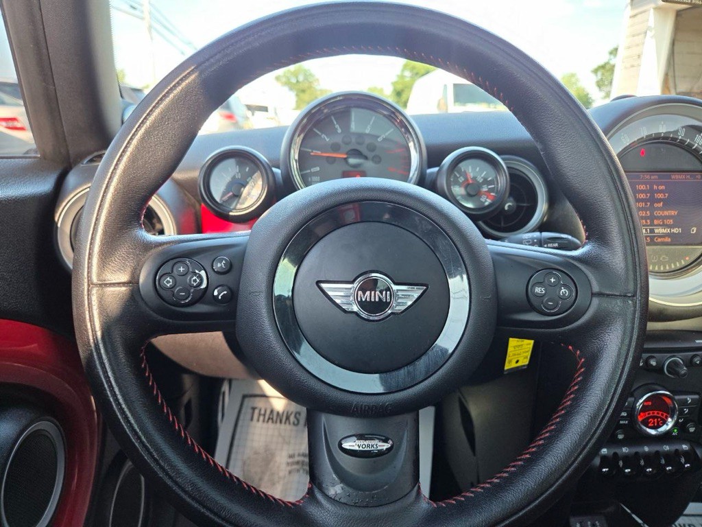 2013 MINI Cooper Image 18