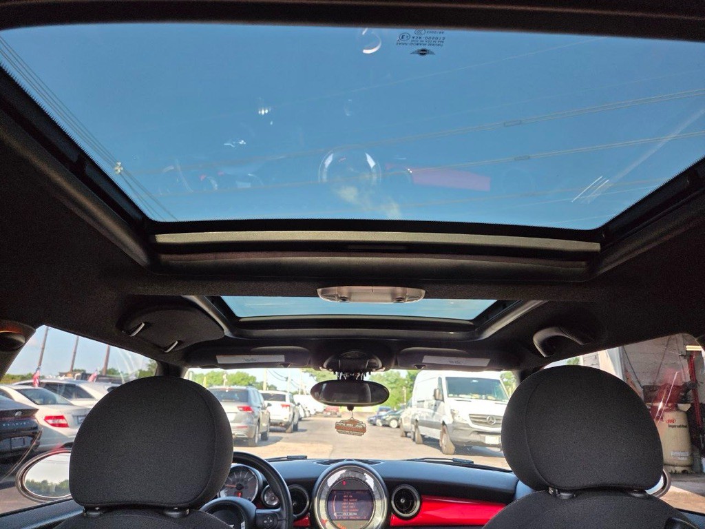 2013 MINI Cooper Image 25