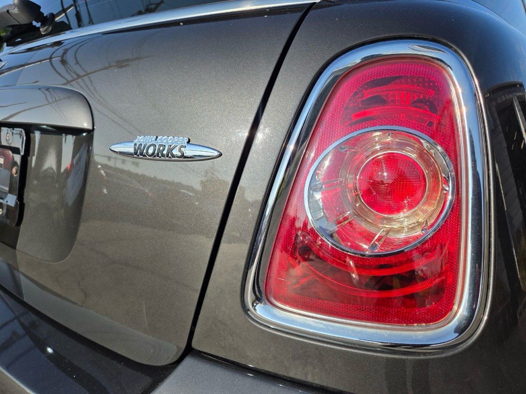 2013 MINI Cooper Image 28